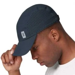 On LIGHTWEIGHT CAP | NAVY